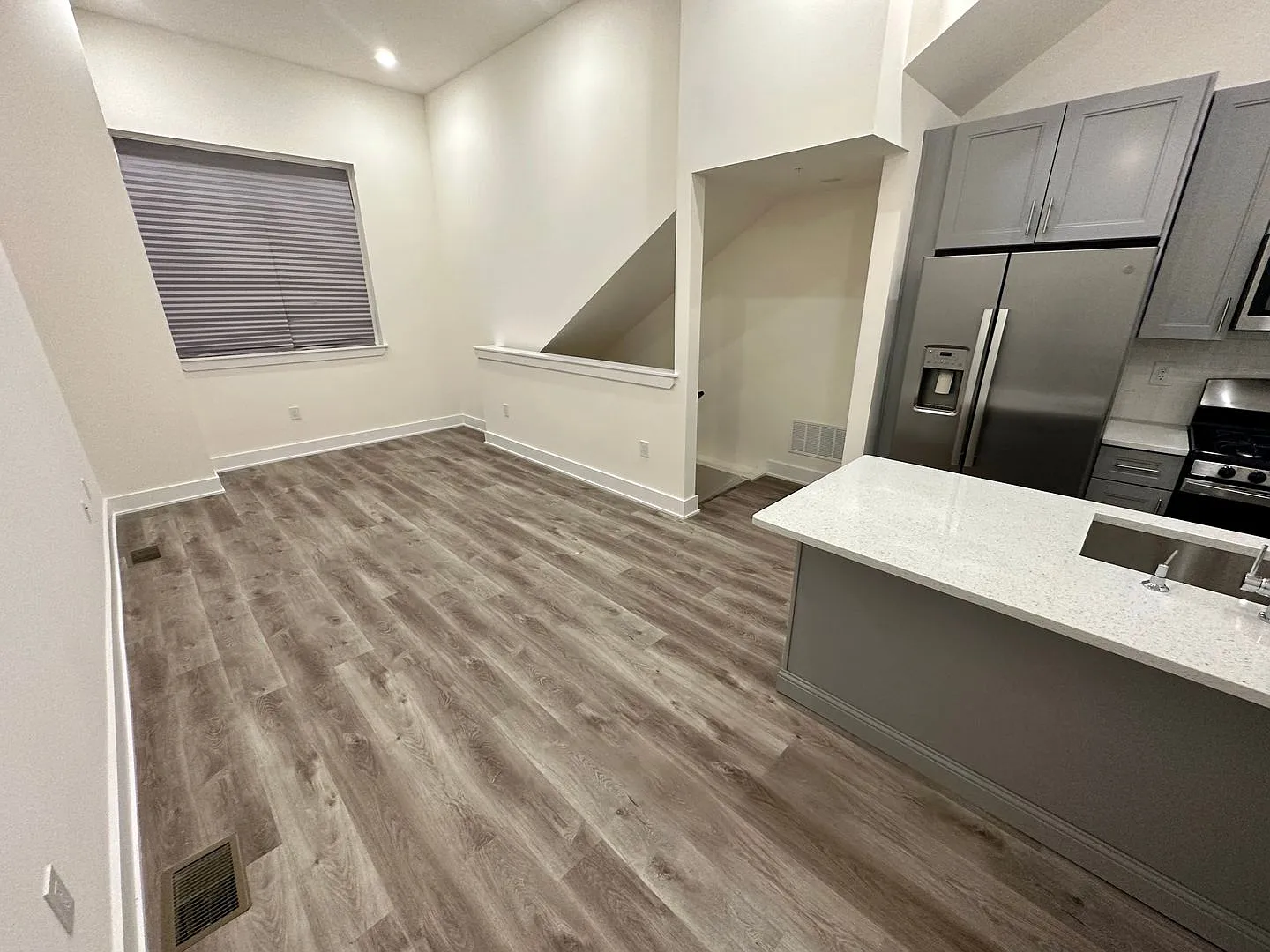Stunning New Construction 1-Bedroom Apartment in Northern Liberties! Just Outside the Piazza! — Photo 3