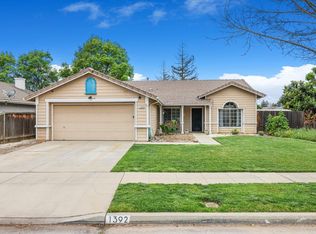 1392 Carson Ave, Clovis, CA 93611