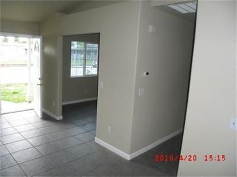 5th image of 416 Downing Ave