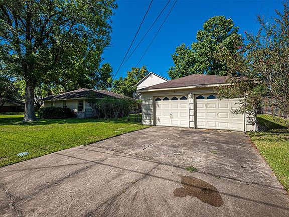 4th image of 4900 Wedgewood Dr