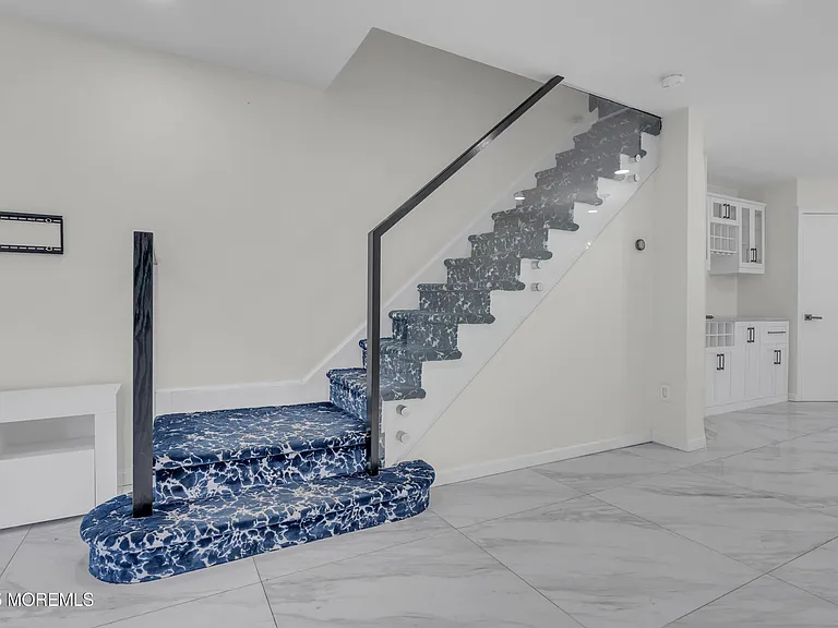 1001 Norwood Ave #7 — Photo 3