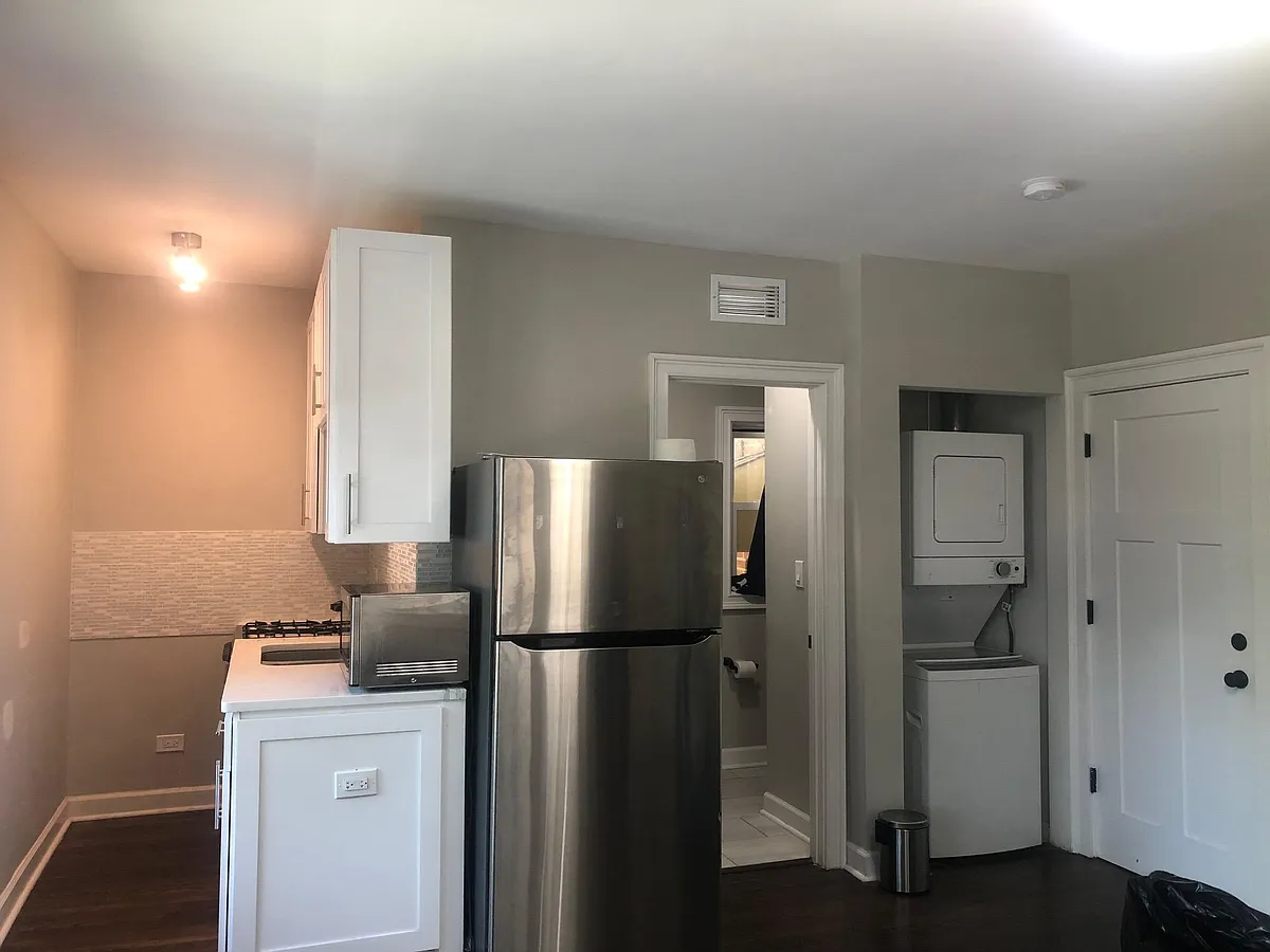 Building Photo - 935 Forest Ave #2F