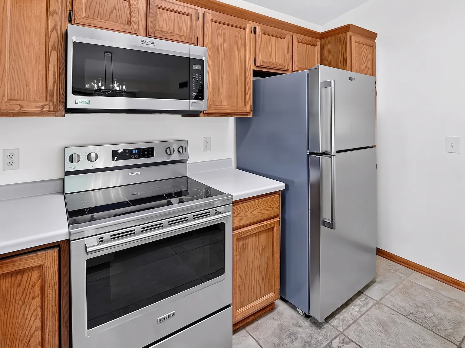 3 bed, 1800 sqft, $2,650 — Photo 2