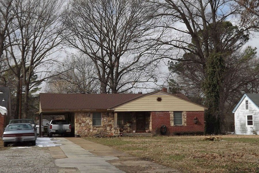 1st image of 1471 Robin Hood Ln