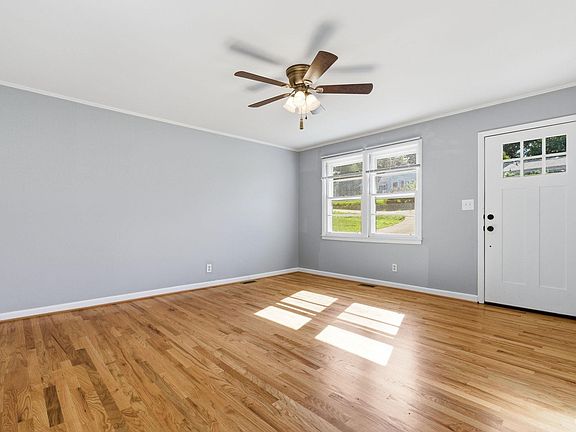 3rd image of 116 W Decatur St
