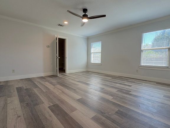 4th image of 429 Paddock Ln