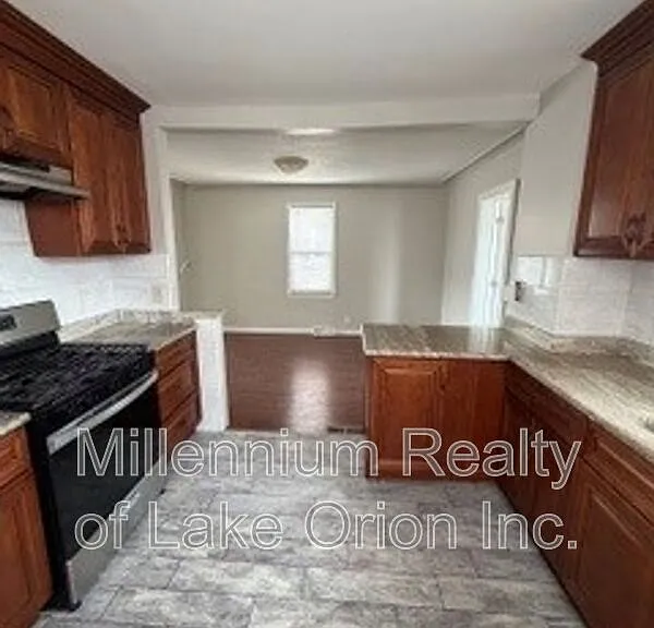6010 Hartwell St — Photo 5