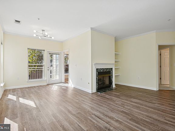5th image of 2921 Deer Hollow Way Unit 110