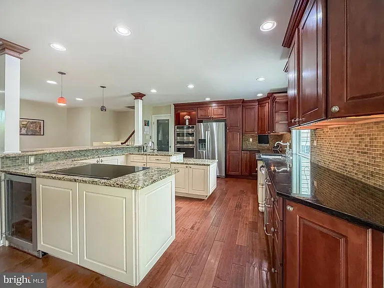 1168 Temple Dr — Photo 10