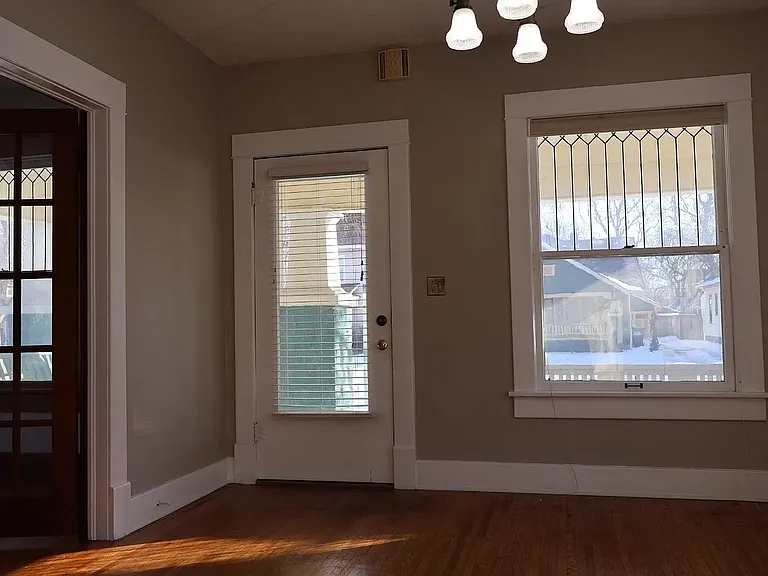 515 S Vine St — Photo 9