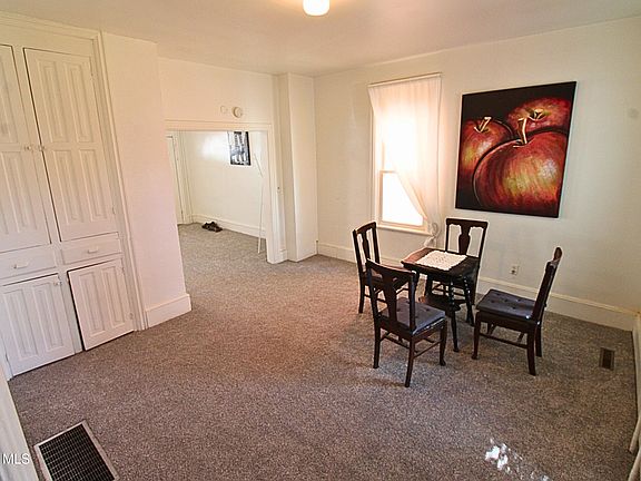 4th image of 1023 22nd Ave