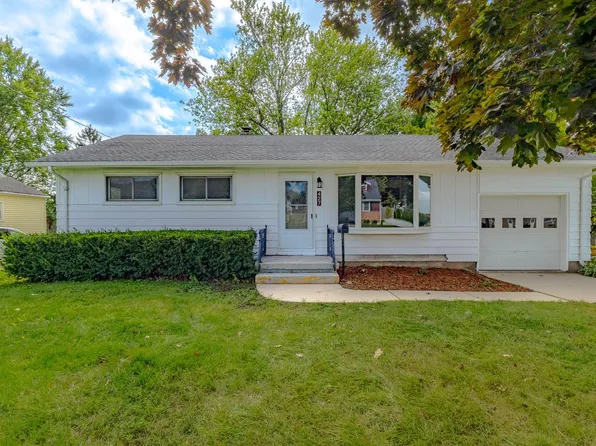427 Pine STREET, Hartford, WI 53027