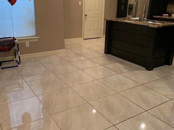 4th image of 3842 Vivian Dr