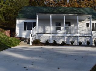 1313 Oakmont Rd, Charleston, WV 25314