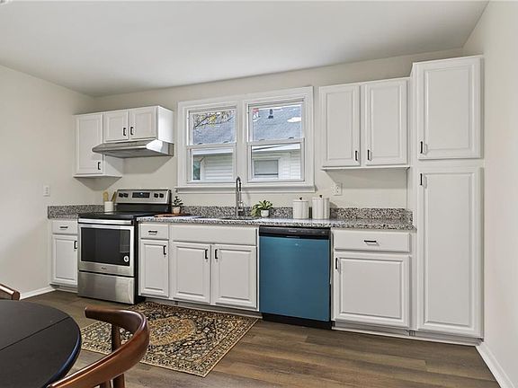 2nd image of 3229 Knox St