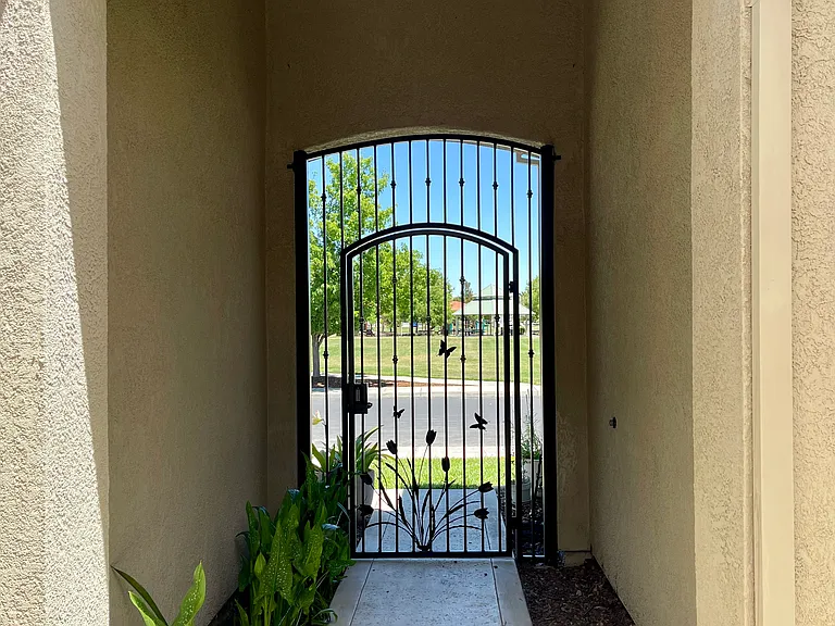291 Orcutt Cir — Photo 32