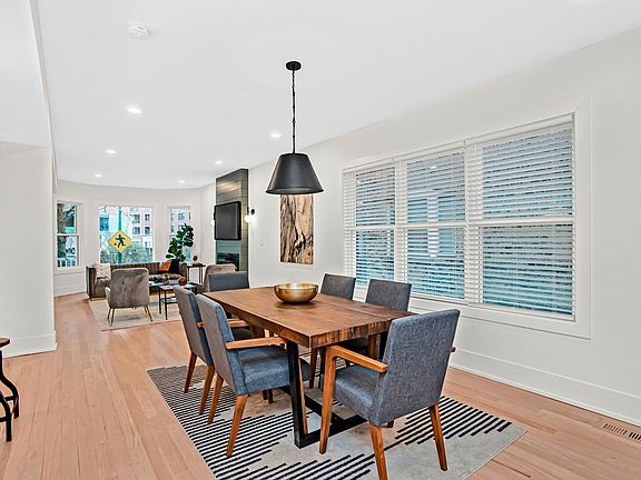 DiningRoom
