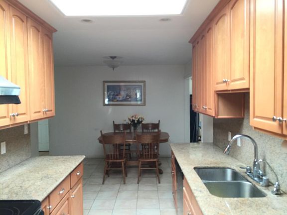 5th image of 1053 Huntingdon Dr