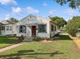 2510 Maple St, Des Moines, IA 50317