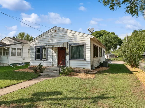 2510 Maple St, Des Moines, IA 50317