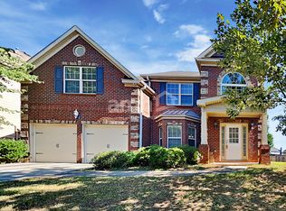 7749 Birdsview Dr, Fairburn, GA 30213