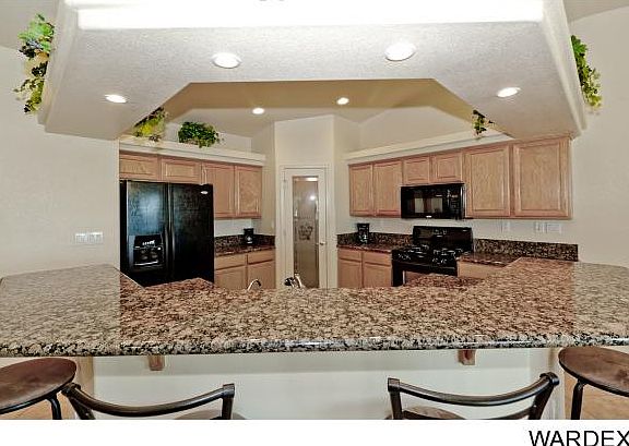 3rd image of 1400 Arroyo Dr