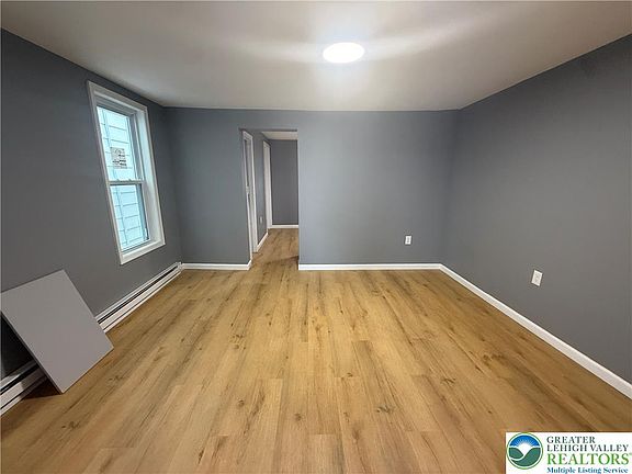5th image of 236 Clay St