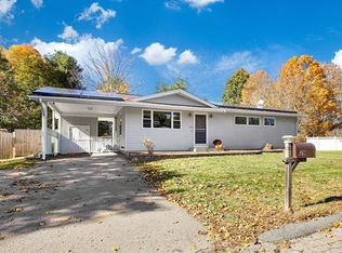 29 Squire Ln, Bellingham, MA 02019