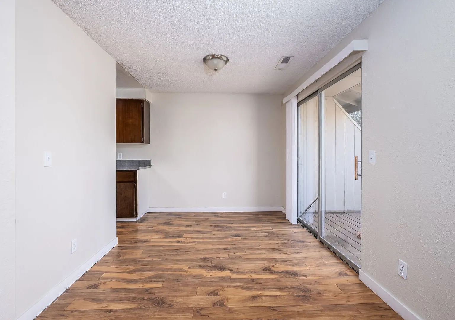 Marina Apartments — Photo 4