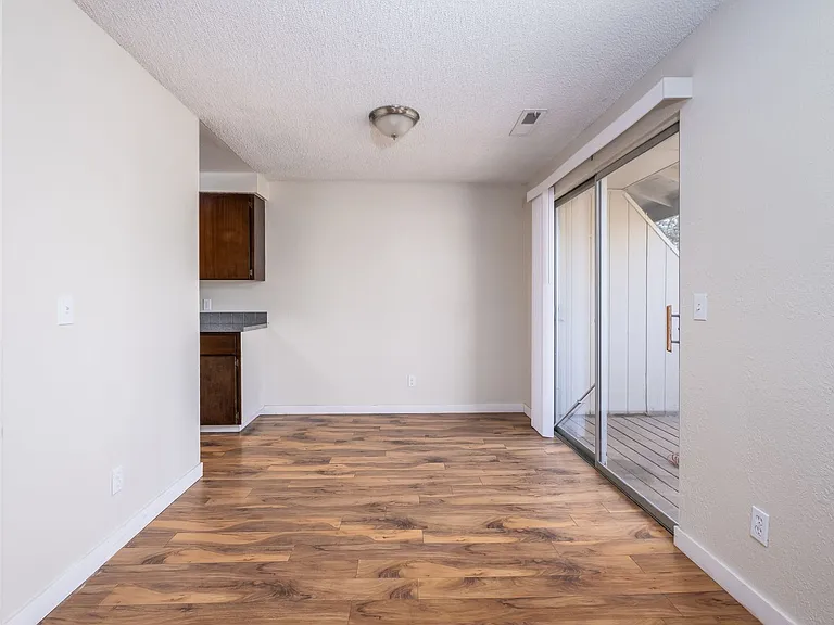 Marina Apartments — Photo 5
