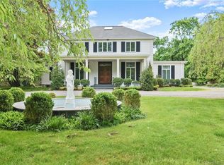 345 Governors Ln, Fairfield, CT 06824