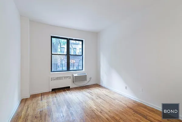 Rented by Bond New York | media 1