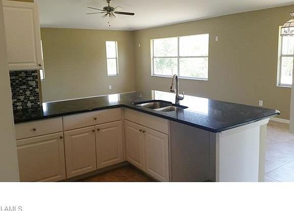 3rd image of 1008 Dayton Ave