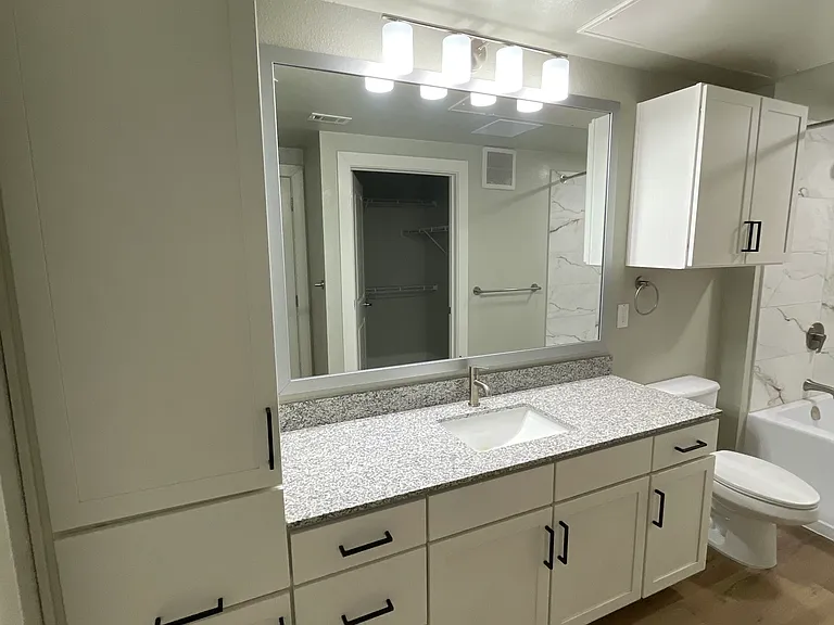 Rollingwood Dr — Photo 25