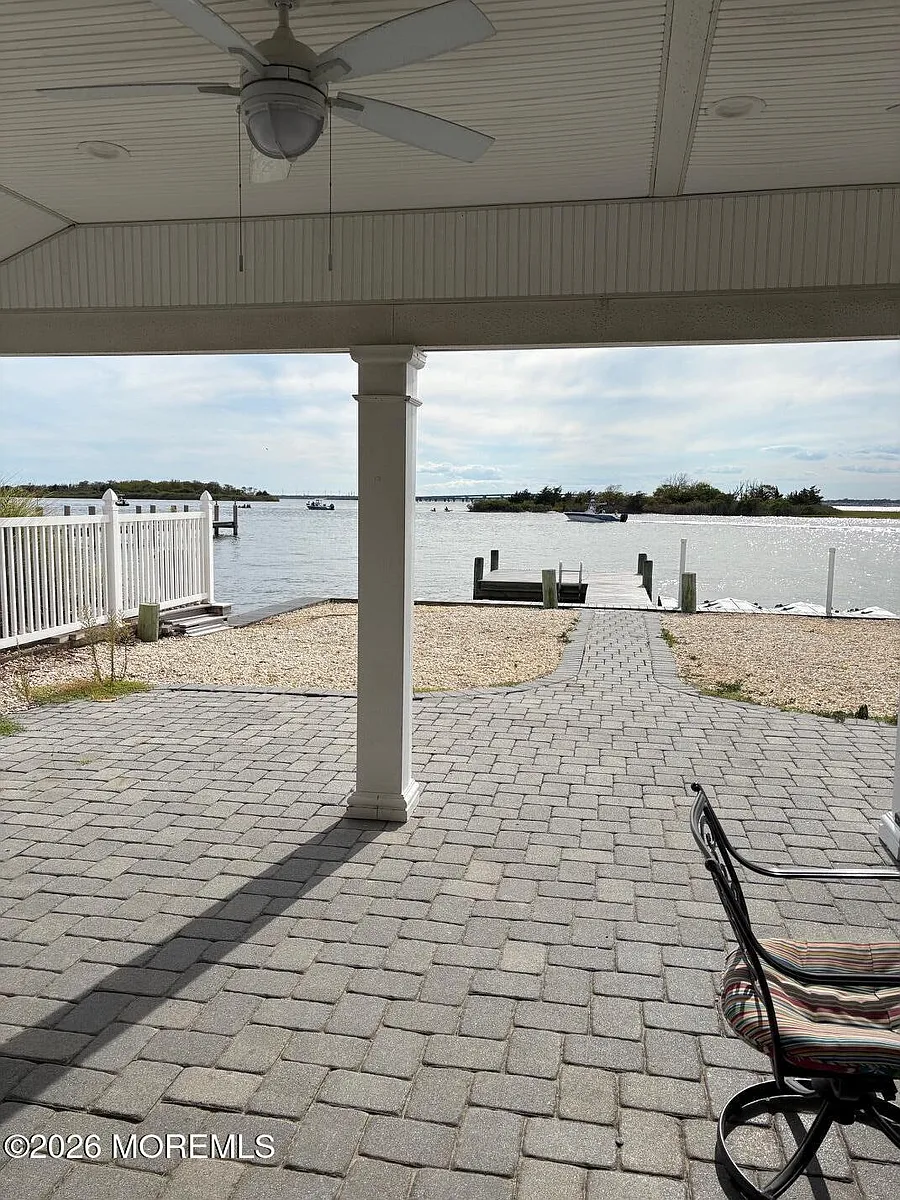 Building Photo - 11 Harborside Dr W