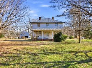 24581 Delaware Rd, Courtland, VA 23837