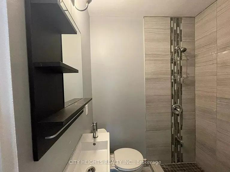 1561 Hurontario St — Photo 14