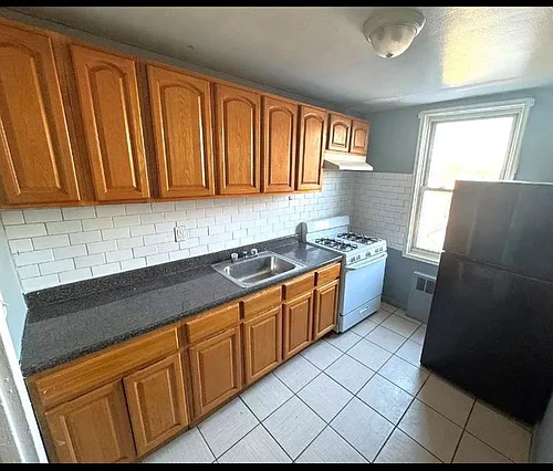 103 Chancellor Ave Photo 1