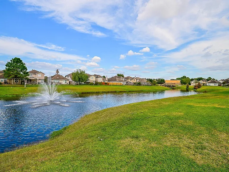 10903 Windfern Lakes St — Photo 18