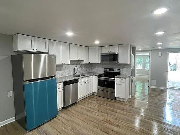3rd image of 1309 W Wingohocking St #B