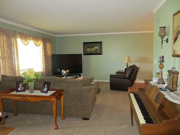 2nd image of 352 Merchant Ave