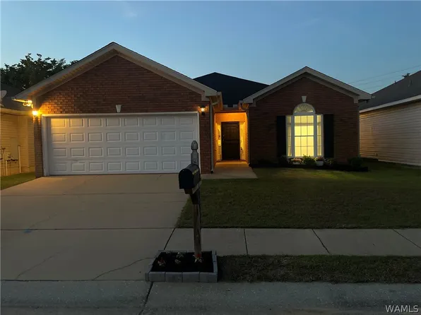 4432 21st St, Northport, AL 35476