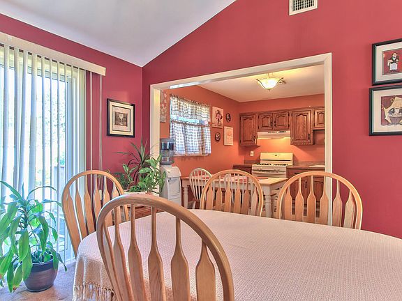 4th image of 22 Layton Ave