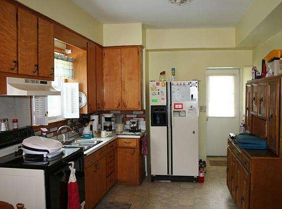 2nd image of 821 E Wausau Ave