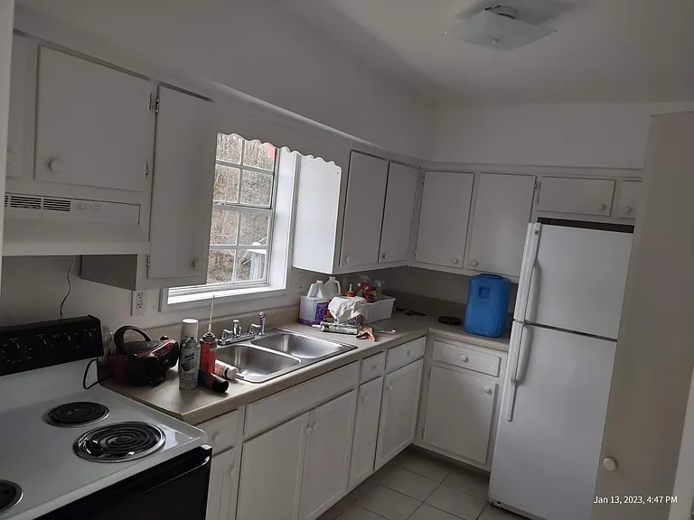 1061 Laurel Ln NW #A — Photo 4