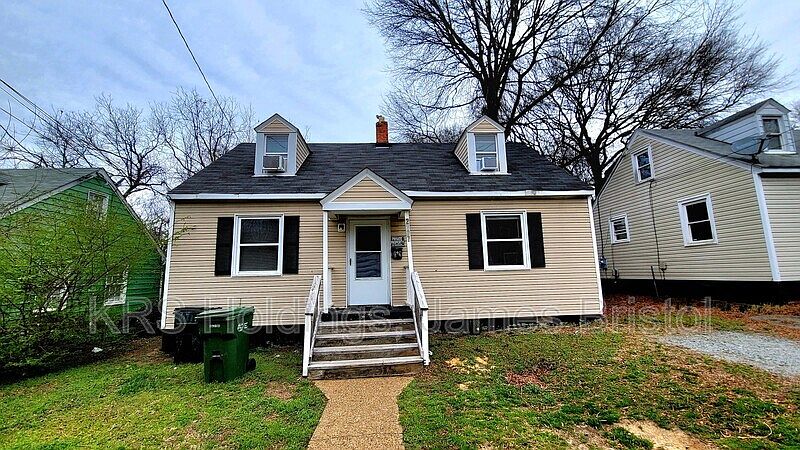 1st image of 2305 Warwick Ave
