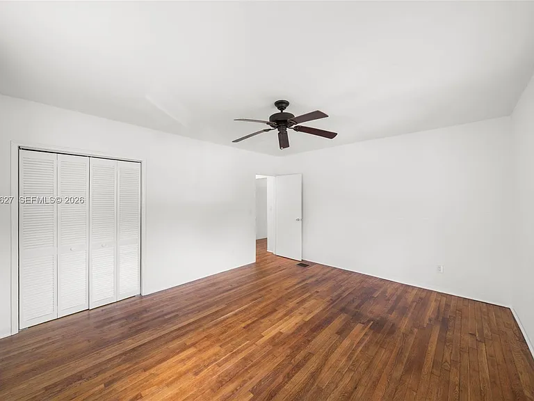5730 SW 42nd Ter — Photo 5