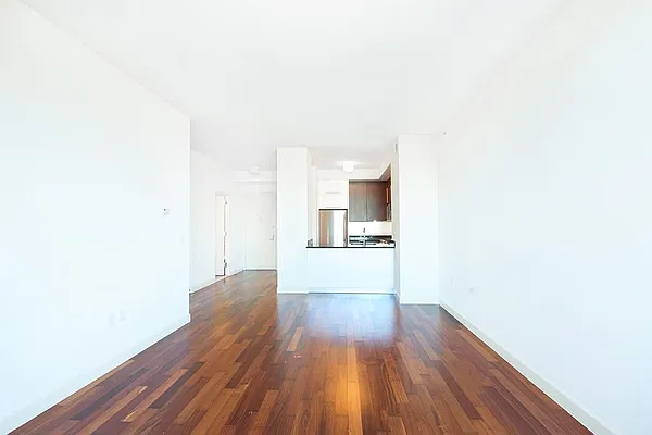 Rented by Lisa Management | media 22