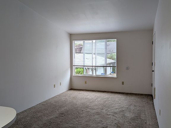 2nd image of 310 E 17th Ave #10