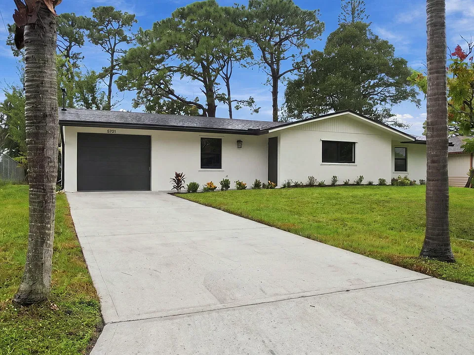 5701 Myrtle Dr